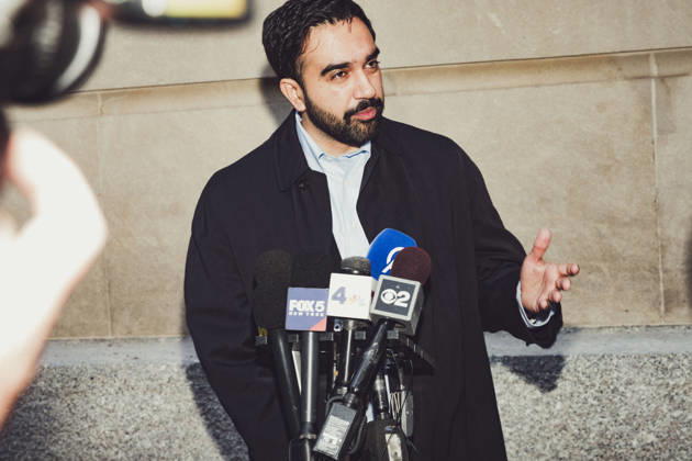 October 24, 2026, New York, New York, USA: New York City Mayor ZOHRAN MAMDANI responds to a question from reporters after he cast his early voting ballot at the Metropolitan Museum of Art, in Manhattan, for the 2026 midterm elections. New York USA - ZUMAp287 20261024_znp_p287_010 Copyright: xFarhadxParsax