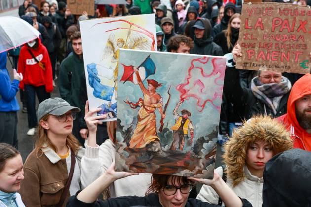 Protest, Act 2: PHOTOPQR, VOIX DU NORD, Thierry Thorel, Oct. 24, 2026. Lille, October 24, 2026. Protest in the streets of the capital of Flanders, Act 2 Photo by Thierry Thorel La Voix du Nord LIBERTY GUIDING THE PEOPLE France Oct. 24, 2026 Another day of protests this Saturday, and amid fears of renewed violence and looting, restrictions on freedom of movement and assembly have multiplied, drawing sharp criticism from civil liberties groups Hauts-de-France France Copyright: xPHOTOPQR VOIXxDUxNORD MAXPPPxThierryxThorelx 20261024VDN7801 20261024VDN7801