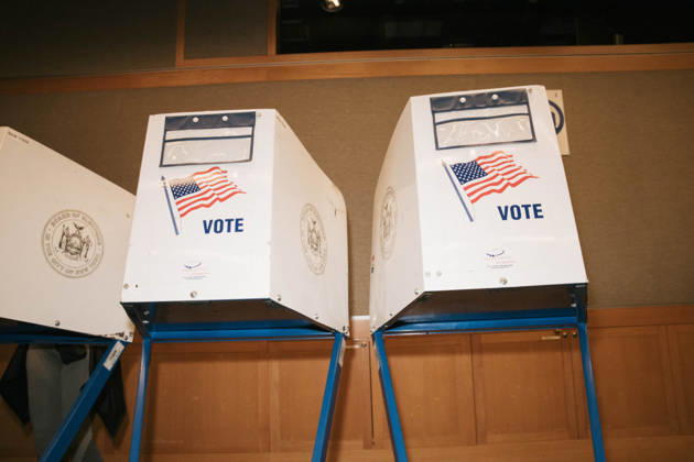 October 24, 2026, New York, New York, USA: Voting booths inside the voting area at the Metropolitan Museum of Art in Manhattan for the 2026 midterm elections. New York USA - ZUMAp287 20261024_znp_p287_001 Copyright: xFarhadxParsax