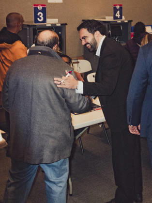 October 24, 2026, New York, New York, USA: New York City Mayor ZOHRAN MAMDANI speaks to a constituent right before he casts his early voting ballot at the Metropolitan Museum of Art in Manhattan. New York USA - ZUMAp287 20261024_znp_p287_003 Copyright: xFarhadxParsax