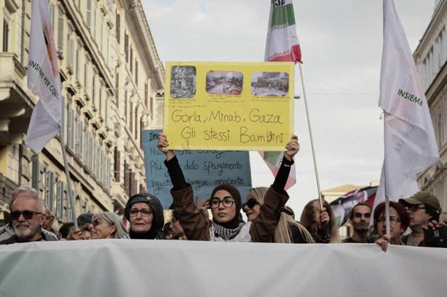 Rome Anti-War Demonstration Rome, Italy, October 24, 2026. Demonstrators take part in an anti-war march, under the slogan Fuori l™Italia dalla guerra (Keep Italy Out of the War). Protesters, opposing Italy™s involvement in wars, military rearmament and the Italian government™s policies. Rome Italy Copyright: xAndreaxCalandrax