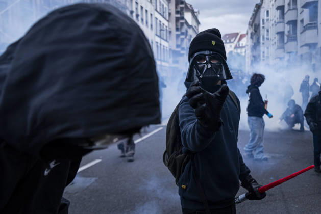 Demonstration and clashes between protesters and police in Strasbourg STRASBOURG, FRANCE - OCTOBER 24: Protesters clash with law enforcement officers during a demonstration in the city centre of Strasbourg, France on October 24, 2026. Police officers intervene to disperse groups of protesters as tear gas is deployed. Clashes, projectile throwing and property damage are reported in several streets. Barricades and burning vehicles reflect the tense situation surrounding the protest. Elyxandro Cegarra Anadolu Strasbourg France. Editorial use only. Please get in touch for any other usage.  Copyright: x2026xAnadoluxElyxandroxCegarrax