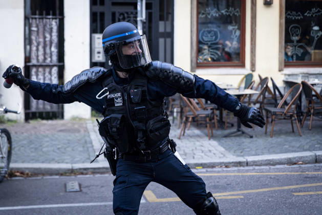 Demonstration and clashes between protesters and police in Strasbourg STRASBOURG, FRANCE - OCTOBER 24: Protesters clash with law enforcement officers during a demonstration in the city centre of Strasbourg, France on October 24, 2026. Police officers intervene to disperse groups of protesters as tear gas is deployed. Clashes, projectile throwing and property damage are reported in several streets. Barricades and burning vehicles reflect the tense situation surrounding the protest. Elyxandro Cegarra Anadolu Strasbourg France. Editorial use only. Please get in touch for any other usage.  Copyright: x2026xAnadoluxElyxandroxCegarrax