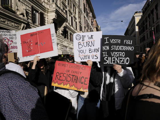 Rome Anti-War Demonstration Rome, Italy, October 24, 2026. Demonstrators take part in an anti-war march, under the slogan Fuori l™Italia dalla guerra (Keep Italy Out of the War). Protesters, opposing Italy™s involvement in wars, military rearmament and the Italian government™s policies. Rome Italy Copyright: xWWW.ANDREACALANDRA.COMx