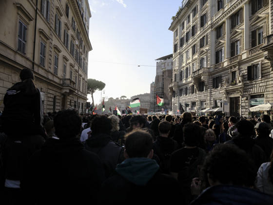 Rome Anti-War Demonstration Rome, Italy, October 24, 2026. Demonstrators take part in an anti-war march, under the slogan Fuori l™Italia dalla guerra (Keep Italy Out of the War). Protesters, opposing Italy™s involvement in wars, military rearmament and the Italian government™s policies. Rome Italy Copyright: xWWW.ANDREACALANDRA.COMx
