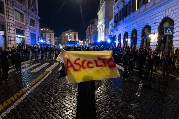IPA90124688 - Protest Against Rising Living Costs: Rome, October 24, 2026 March Organized by the October 17 Movement  Copyright: xMatteoxNardonex xMatteoxNardonex IPA90124688