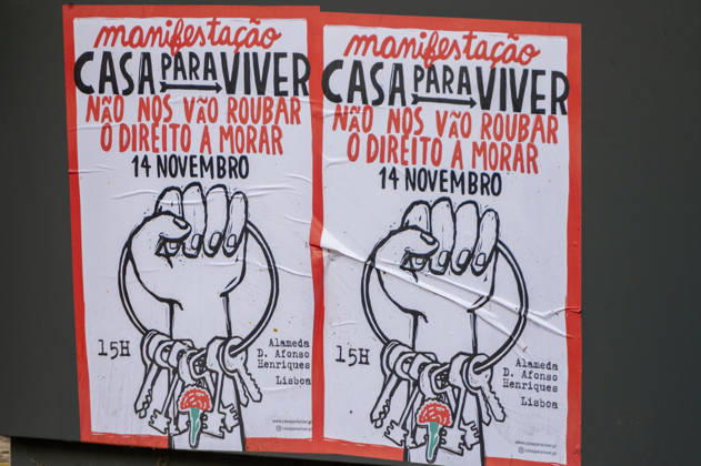 October 24, 2026, Lisbon, Lisbon, Portugal: Demonstrators take part in a protest organized by the Acampada de Lisboa housing movement, demanding affordable housing, limits on rising rents and an end to property speculation. The march takes place in central Lisbon, from Marques de Pombal to Rossio Square, following recent police removal of protest tents and the detention of 55 demonstrators during housing protests in the Portuguese capital. Lisbon Portugal  - ZUMAr238 20261024_zip_r238_066 Copyright: xRicardoxRochax