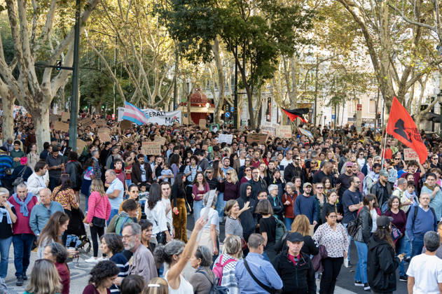 October 24, 2026, Lisbon, Lisbon, Portugal: Demonstrators take part in a protest organized by the Acampada de Lisboa housing movement, demanding affordable housing, limits on rising rents and an end to property speculation. The march takes place in central Lisbon, from Marques de Pombal to Rossio Square, following recent police removal of protest tents and the detention of 55 demonstrators during housing protests in the Portuguese capital. Lisbon Portugal - ZUMAr238 20261024_zip_r238_071 Copyright: xRicardoxRochax