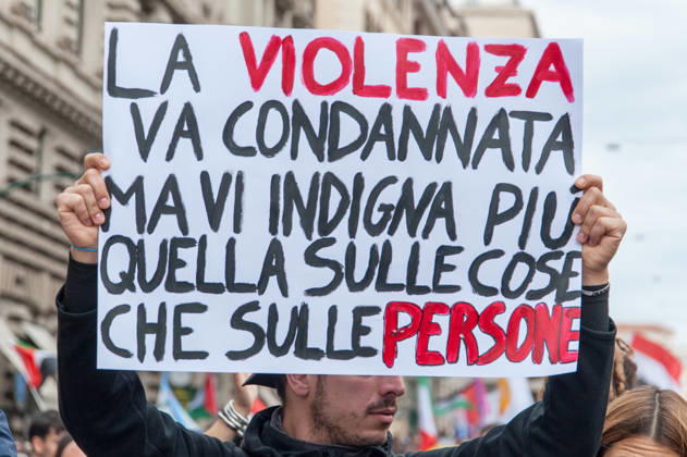 IPA90132225 - October 24, 2026: Demonstration in Rome organized by the October 17 Movement. P.S.: The photo may be used provided that the context in which it was taken is respected and that there is no intent to defame the individuals depicted.  Copyright: xStefanoxRonchinix xStefanoxxRonchinix IPA90132225