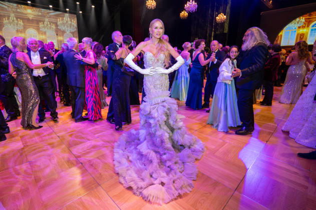Leipzig: The 30th Leipzig Opera Ball at Augustusplatz on October 24, 2026, starting at 5:00 p.m. Leipzig, Augustusplatz, Leipzig Opera, Photographer: EHL Media, Rico Welzel. Pictured: Jenny Elvers, actress. On October 24, 2026, the 31st Leipzig Opera Ball will take place at the Leipzig Opera. Once again, dozens of national and international stars have been in Copyright: xEHLxMedia RicoxWelzelx 20261024_opernball-saal_8