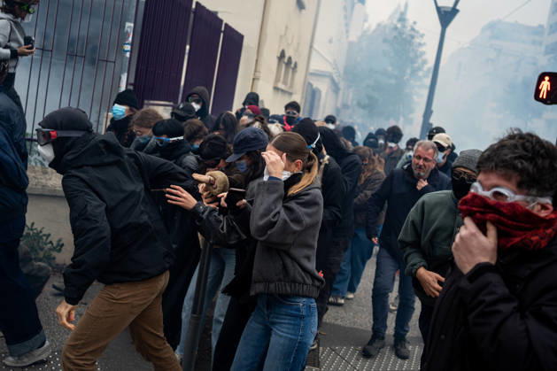 Protest Against the High Cost of Living in Lyon on October 24, 2026 Nicolas Liponne MAXPPP Lyon 10 24 2026 Police used tear gas on a procession that had set out to protest following the evacuation of Place Jean Macé during a day of mobilization against the high cost of living in Lyon, October 24, 2026. Demonstrations had been banned in part of the city center following the riots on October 17. Police used tear gas against a procession that had set out after the evacuation of Place Jean Macé during a day of protests against the high cost of living in Lyon on October 24, 2026. Demonstrations had been banned in part of the city center following the riots on October 17. France, Oct. 24, 2026. Another day of protests this Saturday, and amid fea  Copyright: xMAXPPPxNicolasxLiponnex NLP202610249883 NLP202610249883