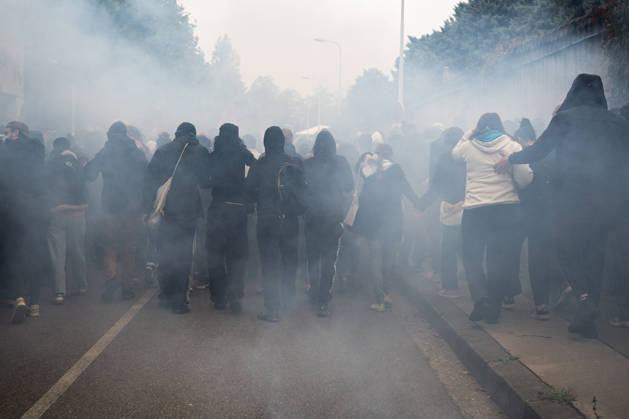 Protest Against the High Cost of Living in Lyon on October 24, 2026 Nicolas Liponne MAXPPP Lyon 10 24 2026 Police used tear gas on a procession that had set out to protest following the evacuation of Place Jean Macé during a day of mobilization against the high cost of living in Lyon, October 24, 2026. Demonstrations had been banned in part of the city center following the riots on October 17. Police used tear gas against a procession that had set out after the evacuation of Place Jean Macé during a day of protests against the high cost of living in Lyon on October 24, 2026. Demonstrations had been banned in part of the city center following the riots on October 17. France, Oct. 24, 2026. Another day of protests this Saturday, and amid fea  Copyright: xMAXPPPxNicolasxLiponnex NLP202610249886 NLP202610249886