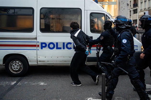 Protest Against the High Cost of Living in Lyon on October 24, 2026 Nicolas Liponne MAXPPP Lyon 10 24 2026 A person was arrested by police after firing fireworks at officers during a protest against the high cost of living in Lyon, October 24, 2026. Protests had been banned in part of the city center following the riots on October 17. A person was arrested by police after firing fireworks at officers during a protest against the high cost of living in Lyon on October 24, 2026. Protests had been banned in part of the city center following the riots on October 17. France, Oct. 24, 2026. Another day of protests this Saturday, and amid fears of renewed violence and looting, restrictions on freedom of movement and assembly have multiplied, draw  Copyright: xMAXPPPxNicolasxLiponnex NLP202610249903 NLP202610249903