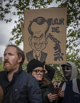 October 24, 2026, Lorraine, Metz: Once again, several hundred people are demonstrating in Metz, France, on Saturday—students, university students, labor unions, and Yellow Vests gathered at the Place de la République. From there, they marched through the city center to the Centre Pompidou Metz. Escorted by a heavy police presence, the demonstration proceeded peacefull Protest241026001.jpg
