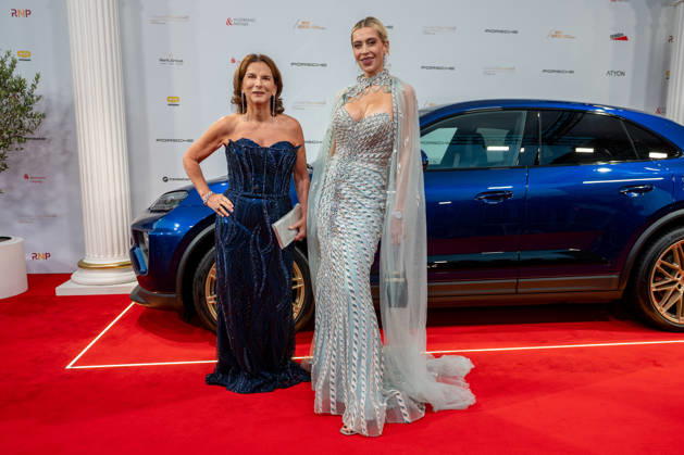 Leipzig: The 30th Leipzig Opera Ball at Augustusplatz on October 24, 2026, starting at 5:00 p.m. Leipzig, Augustusplatz, Leipzig Opera, Photographer: EHL Media, Rico Welzel. Pictured: Claudia Obert, entrepreneur, and Verena Kerth, host. On October 24, 2026, the 31st Leipzig Opera Ball will take place at the Leipzig Opera. Once ag Copyright: xEHLxMedia RicoxWelzelx 20261024_leipziger-opernball-roterteppich_18