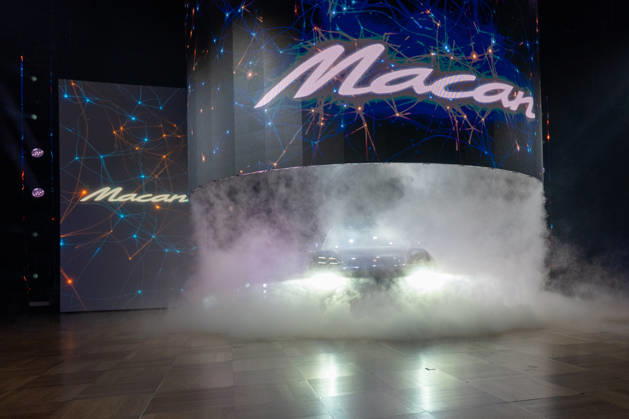 Leipzig: 30th Leipzig Opera Ball at Augustusplatz, October 24, 2026, starting at 5:00 p.m. Leipzig, Augustusplatz, Leipzig Opera, Photographer: EHL Media, Rico Welzel. Pictured: The drawing for the grand prize of the raffle, a Porsche Macan Electric. On October 24, 2026, the 31st Leipzig Opera Ball will take place at the Copyright: xEHLxMedia RicoxWelzelx 20261025_leipziger-opernball-tombola_4