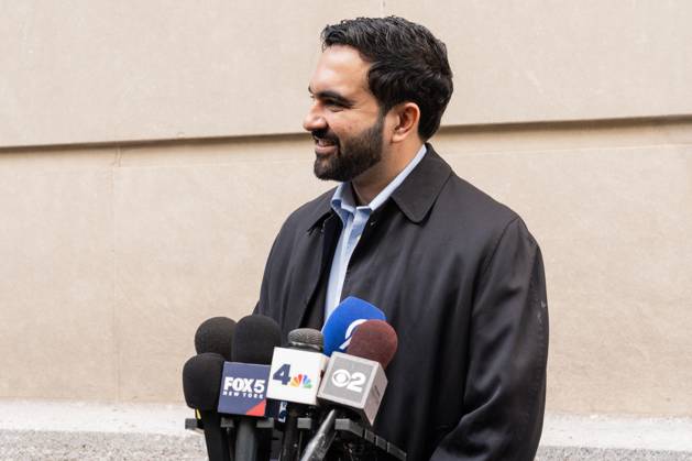 October 24, 2026, Bronx, New York, USA: Mayor Zohran Mamdani speaks to the media after casting his vote on the first day of early voting in general election at polling station at Metropolitan Museum of Art in New York, NY on October 24, 2026. Mayor reveals that he voted for re-election of Governor Kathy Hochul and Yes on all 5 propositions. Bronx USA  - ZUMAr339 20261024_znp_r339_023 Copyright: xLevxRadinx
