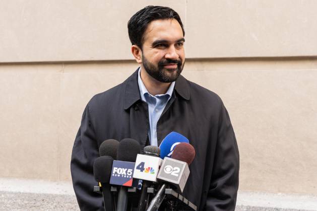 October 24, 2026, Bronx, New York, USA: Mayor Zohran Mamdani speaks to the media after casting his vote on the first day of early voting in general election at polling station at Metropolitan Museum of Art in New York, NY on October 24, 2026. Mayor reveals that he voted for re-election of Governor Kathy Hochul and Yes on all 5 propositions. Bronx USA  - ZUMAr339 20261024_znp_r339_028 Copyright: xLevxRadinx