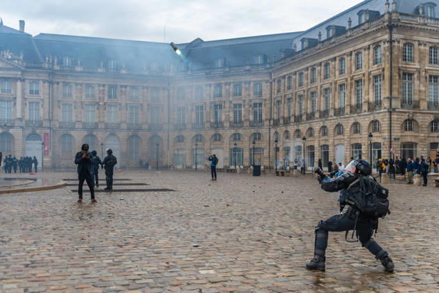 October 24, 2026, Bordeaux, Nouvelle-Aquitaine, France: In Bordeaux, the march on the second day of protests against the rising cost of living initially proceeded peacefully. At the end of the route, violent clashes broke out on the sidelines between groups of demonstrators and law enforcement officers. Projectiles were thrown at riot police, who used tear gas to disperse the groups. Participants in the mobilization also included members of the Yellow Vests movement. Bordeaux France - ZUMAh207 20261024_zip_h207_022 Copyright: xFabricexHebertx