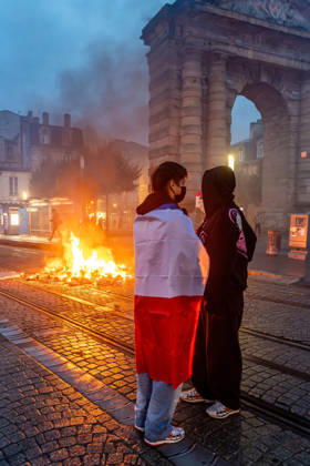 October 24, 2026, Bordeaux, Nouvelle-Aquitaine, France: In Bordeaux, the march on the second day of protests against the rising cost of living initially proceeded peacefully. At the end of the route, violent clashes broke out on the sidelines between groups of demonstrators and law enforcement officers. Projectiles were thrown at riot police, who used tear gas to disperse the groups. Participants in the mobilization also included members of the Yellow Vests movement. Bordeaux France - ZUMAh207 20261024_zip_h207_040 Copyright: xFabricexHebertx