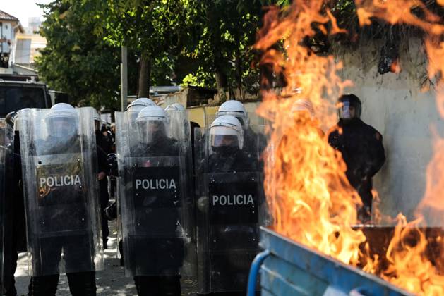 October 24, 2026, Tirana, Albania: TIRANA, ALBANIA, OCTOBER 24, 2026: Demonstrators clash with riot police during an anti-government protest in central Tirana. Protesters throw stones, pyrotechnics and petrol bombs, while police use tear gas, water cannons and rubber bullets. The demonstrations call for Prime Minister Edi Rama™s resignation, increased support for education and greater political accountability. Tirana Albania - ZUMAq101 20261024_zna_q101_363 Copyright: xVlasovxSulajx