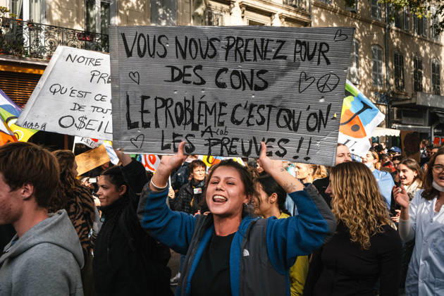 Marseille France Street Protests A demonstrator holds a placard reading You take us for fools! during a protest in Marseille, France on October 24, 2026. Authorities deployed around 70,000 security personnel across France for renewed protests over the cost of living, after unrest a week earlier saw public buildings damaged, hundreds of shops looted and about 2,700 people arrested. Marseille Provence-Alpes-CÃ te France Copyright: xNaelxChahinex