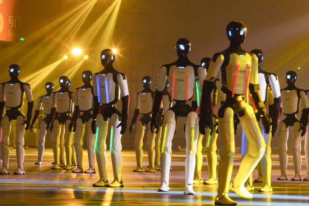 JINAN, CHINA - OCTOBER 24: One hundred and ten domestic humanoid robots perform a synchronized dance to set the Guinness World Record for most robots dancing simultaneously at Jinan Yellow River International Convention and Exhibition Center on October 24, 2026 in Jinan, Shandong Province of China.  Copyright: xVCGx 111676793335