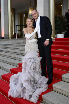 Jenny Elvers with her son Paul Jolig at the 31st Leipzig Opera Ball 2026 at the Leipzig Opera House, Leipzig, October 24, 2026 Foto:xM.xWehnertx xFuturexImagex opernball2026_6339