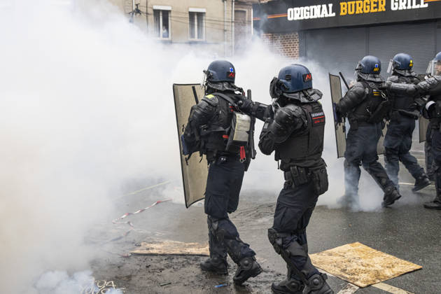 Clashes During The Yellow Vests Protest Act II - Lille Clashes during the demonstration in favor of purchasing power, the protection of public services, and fiscal and social justice, in Lille on October 24, 2026 as part of a nationwide call for mobilisation and protest bringing together former members of the Yellow Vest movement, labor unions, high school and university students. Photo by Sebastien Courdji ABACAPRESS.COM Lille nord France  Copyright: xCourdjixSebastien ABACAx