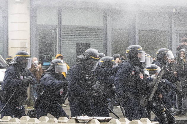 Clashes During The Yellow Vests Protest Act II - Lille Clashes during the demonstration in favor of purchasing power, the protection of public services, and fiscal and social justice, in Lille on October 24, 2026 as part of a nationwide call for mobilisation and protest bringing together former members of the Yellow Vest movement, labor unions, high school and university students. Photo by Sebastien Courdji ABACAPRESS.COM Lille nord France  Copyright: xCourdjixSebastien ABACAx