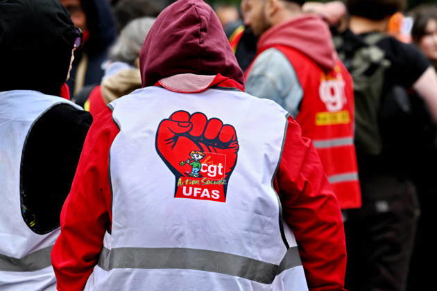 Yellow Vests Protest Act II - Paris Demonstration in favor of purchasing power, the protection of public services, and fiscal and social justice, as part of a nationwide call for mobilisation bringing together former members of the Yellow Vest movement, labor unions, high school and university students. in Paris on October 24, 2026. Photo by Karim Ait Adjedjou ABACAPRESS.COM Paris France  Copyright: xAitxAdjedjouxKarim ABACAx