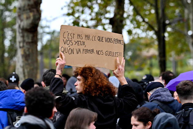 Yellow Vests Protest Act II - Paris Demonstration in favor of purchasing power, the protection of public services, and fiscal and social justice, as part of a nationwide call for mobilisation bringing together former members of the Yellow Vest movement, labor unions, high school and university students. in Paris on October 24, 2026. Photo by Karim Ait Adjedjou ABACAPRESS.COM Paris France  Copyright: xAitxAdjedjouxKarim ABACAx