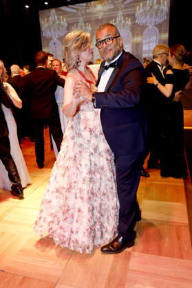 Nikolaus Okonkwo with his wife Cheryl Shepard at the 31st Leipzig Opera Ball 2026 at the Leipzig Opera, Leipzig, October 24, 2026 Foto:xR.xStoffelsx xFuturexImagex opernball2026_6090