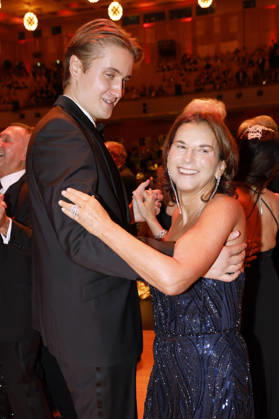 Claudia Obert and a guest at the 31st Leipzig Opera Ball 2026 at the Leipzig Opera, Leipzig, October 24, 2026 Foto:xR.xStoffelsx xFuturexImagex opernball2026_6086