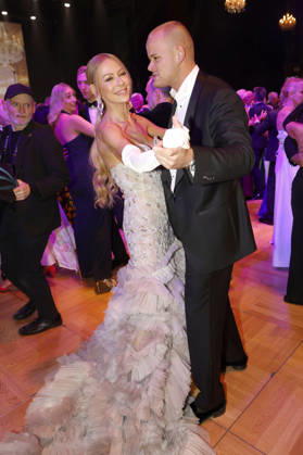 Jenny Elvers with her son Paul Jolig at the 31st Leipzig Opera Ball 2026 at the Leipzig Opera House, Leipzig, October 24, 2026 Foto:xR.xStoffelsx xFuturexImagex opernball2026_6092