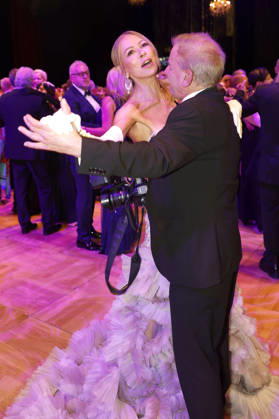 Jenny Elvers with a guest at the 31st Leipzig Opera Ball 2026 at the Leipzig Opera, Leipzig, October 24, 2026 Foto:xR.xStoffelsx xFuturexImagex opernball2026_6106
