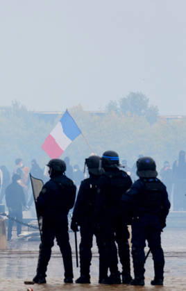 Several thousand people are marching through downtown Bordeaux on October 24, 2026. Patrick Bernard, Bestimage. Several thousand people are marching through downtown Bordeaux for the demonstration on October 24, 2026, in Bordeaux, France.  Copyright: xPatrickxBernardx2x xBestimagexPatrickxBernardx2x xBestimagex