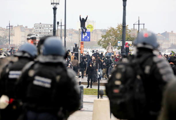 Several thousand people are marching through downtown Bordeaux on October 24, 2026. Patrick Bernard, Bestimage. Several thousand people are marching through downtown Bordeaux for the demonstration on October 24, 2026, in Bordeaux, France.  Copyright: xPatrickxBernardx2x xBestimagexPatrickxBernardx2x xBestimagex