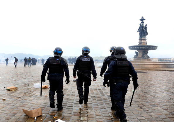Several thousand people are marching through downtown Bordeaux on October 24, 2026. Patrick Bernard, Bestimage. Several thousand people are marching through downtown Bordeaux for the demonstration on October 24, 2026, in Bordeaux, France.  Copyright: xPatrickxBernardx2x xBestimagexPatrickxBernardx2x xBestimagex