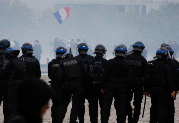 Several thousand people are marching through downtown Bordeaux on October 24, 2026. Patrick Bernard, Bestimage. Several thousand people are marching through downtown Bordeaux for the demonstration on October 24, 2026, in Bordeaux, France.  Copyright: xPatrickxBernardx2x xBestimagexPatrickxBernardx2x xBestimagex