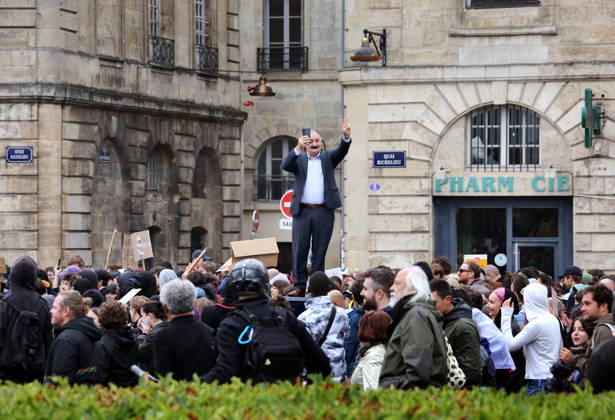 Several thousand people are marching through downtown Bordeaux on October 24, 2026. Patrick Bernard, Bestimage. Several thousand people are marching through downtown Bordeaux for the demonstration on October 24, 2026, in Bordeaux, France.  Copyright: xPatrickxBernardx2x xBestimagexPatrickxBernardx2x xBestimagex