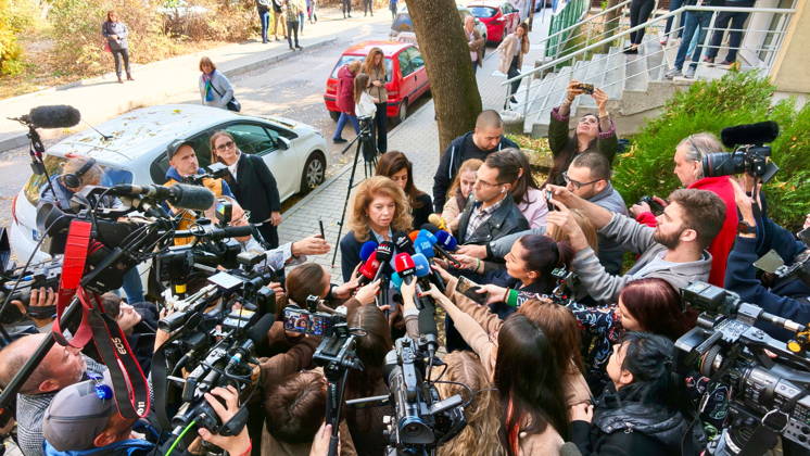 BULGARIA, SOFIA - OCTOBER 25, 2026: Bulgaria s incumbent president Iliana Iotova (C) talks to journalists at a polling station during the 2026 Bulgarian presidential election. On 25 October, the Bulgarians went to the polls to elect the country s president and vice president. Igor Lenkin TASS  99933258