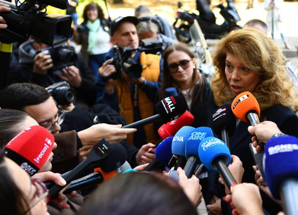 President Elections in Bulgaria Incumbent President Iliana speaks with journalists after casting her vote in the first round of the presidential election in Sofia, Bulgaria, October 25, 2026. Nearly 6.6 million eligible voters are set to elect the seventh president of Bulgaria in the first round of voting. Sofia Bulgaria  Copyright: xMatrixxImagesx xVassilxDonevx