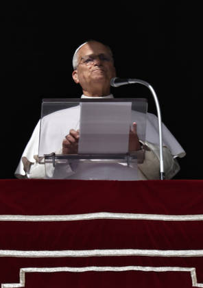 October 25, 2026. Vatican City - POPE LEO XIV delivers Angelus prayer in St. Peter s Square at the Vatican.. EvandroInetti_via ZUMA Wire Vatican City State - ZUMAi15_ 20261025_zaf_i15_013 Copyright: xEvandroxInettix