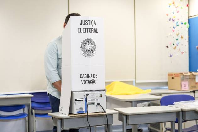 Sao Paulo governor Tarcisio de Freitas votes at the Miguel de Cervantes school. Re-elected governor of Sao Paulo, Tarcisio de Freitas, votes at the Miguel de Cervantes school, in the Morumbi neighborhood, southern region of Sao Paulo, this Sunday, October 25, 2026. Sao Paulo Sao Paulo Brasil Copyright: xMarinaxUezimax