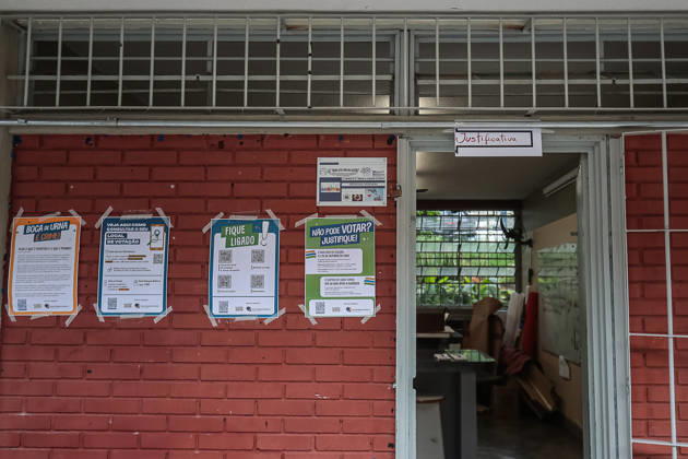 October 25, 2026, Belo Horizonte, Minas Gerais, BRAZIL: Preparation and organization of a polling station at the Maria Luiza Miranda Bastos State School, in the Planalto neighborhoodÃ¢â‚¬located in the northern zone of Belo Horizonte, Minas GeraisÃ¢â‚¬for the second round of the 2026 elections, along with the arrival of voters and the casting of ballots this Sunday, October 25, 2026. Belo Horizonte BRAZIL  - ZUMAc236 20261025_znp_c236_055 Copyright: xRodneyxCostax