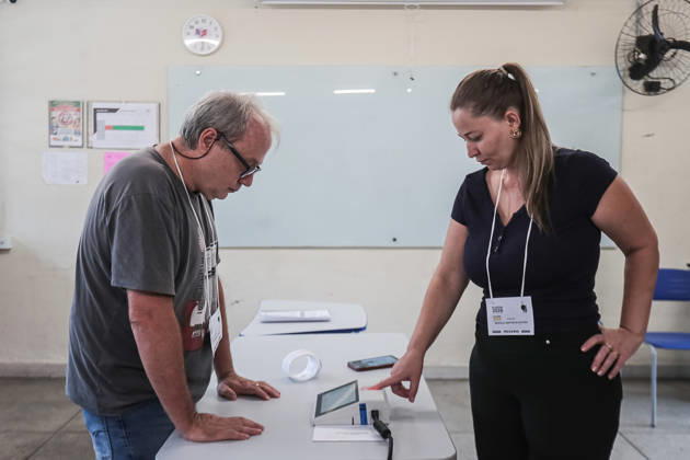 October 25, 2026, Belo Horizonte, Minas Gerais, BRAZIL: Preparation and organization of a polling station at the Maria Luiza Miranda Bastos State School, in the Planalto neighborhoodÃ¢â‚¬located in the northern zone of Belo Horizonte, Minas GeraisÃ¢â‚¬for the second round of the 2026 elections, along with the arrival of voters and the casting of ballots this Sunday, October 25, 2026. Belo Horizonte BRAZIL  - ZUMAc236 20261025_znp_c236_058 Copyright: xRodneyxCostax