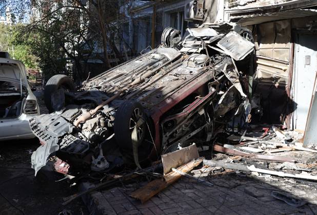 Russia Ukraine Drone Attack 9273072 25.10.2026 A view shows a car overturned after a massive drone attack amid Russia s military operation in Ukraine, in Belgorod, Russia. Two persons were killed and 14 others were injured in a reported strike by the Ukrainian Armed Forces on October 25. Taisia Liskovets Sputnik Belgorod Russia  Copyright: xTaisiaxLiskovetsx