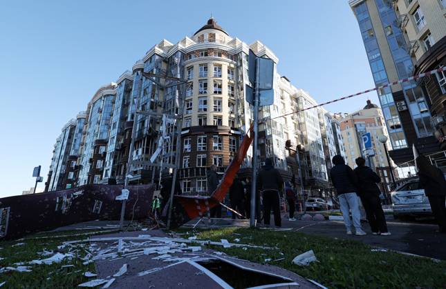Russia Ukraine Drone Attack 9273036 25.10.2026 A view shows a damaged residential building after a massive drone attack in the course of Russia s military operation in Ukraine, in Belgorod, Russia. Two persons were killed and 14 others were injured in a reported strike by the Ukrainian Armed Forces on October 25. Taisia Liskovets Sputnik Belgorod Russia  Copyright: xTaisiaxLiskovetsx