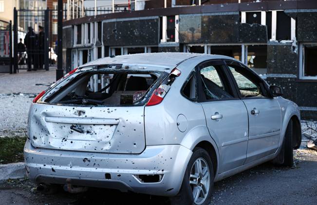 Russia Ukraine Drone Attack 9273091 25.10.2026 A view shows a car and a residential building damaged in a massive drone attack amid Russia s military operation in Ukraine, in Belgorod, Russia. Two persons were killed and 14 others were injured in a reported strike by the Ukrainian Armed Forces on October 25. Taisia Liskovets Sputnik Belgorod Russia  Copyright: xTaisiaxLiskovetsx
